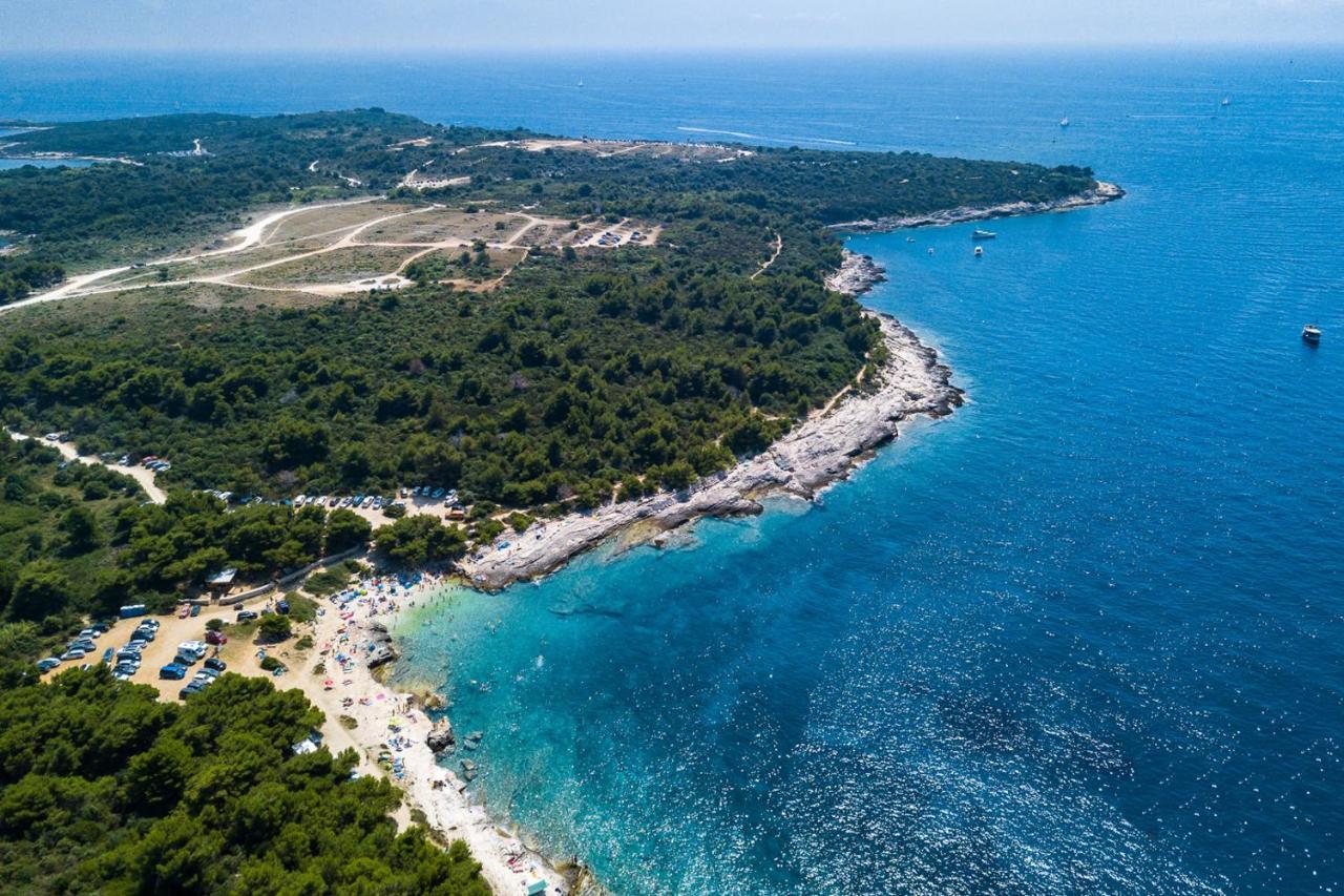 Luxury Mar With Pool 200m From The And Restaurants *